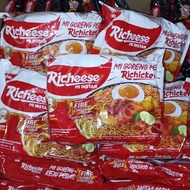 Richeese instant noodles spicy friedmie richicken level 3 with fire chili chili chili sprinkles extr
