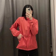 UNIQLO ชุดกันแดดสำหรับผู้หญิงใส่ฤดูร้อนแบบพกพาชุดกันแดดกัน Uv ระบายอากาศได้ Y445003เสื้อคลุมมีหมวกติ