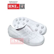 Kasut Putih Berduri Bowling/White Shoes Waterproof