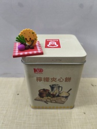 Garden檸檬夾心餅吉鐵罐，包含已開公仔
