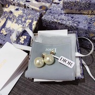 Dior 珍珠耳環
