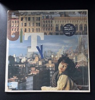 1988 年WEA 華納唱片公司出品林憶蓮 都市觸覺 Part I City Rhythm 黑膠唱片，兩邊碟質素理想只是有d塵，肉眼觀察完全冇花，有興趣買家可以放大檢查AB碟 有冇任何花痕？ 封套及歌