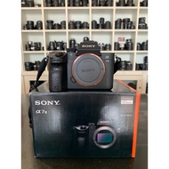 A7 iii. Complete Box Battery Charger Strap