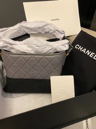 Dark Grey Chanel's gabrielle small hobo bag  流浪包 (平過原價放)
