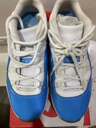 Air Jordan 11 LOW 北卡藍