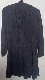 Cardigan Outer Rajut Panjang Hitam PreLoved– Elegan & Modis untuk Segala Kesempatan