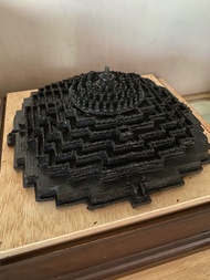 Miniatur candi borobudur jumbo bahan batu