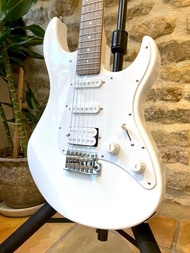 Yamaha Electronic Guitar(not Gibson fender esp prs Jackson epiphone Martin Taylor ibanez musicman guitar