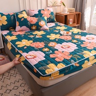 Christmas Quilted Fitted Bed Sheet Green Floral Bed Protector Soft Breathable Mattress Protector Cover Thickened Bedsheet Super Single/ Queen/ King Size Protection Pad 床笠 床单