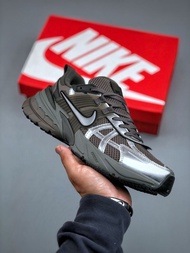 Nike x Asics 聯名運動鞋