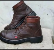 sepatu pria safety kulit ujung besi