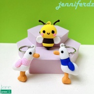 JENNIFERDZ Bee Keychain, Little Bee Shape Soft Silicone Bee Silicone Keychain, Delicate Keychain Cartoon Funny Personalized Bee Soft Silicone Pendant Female