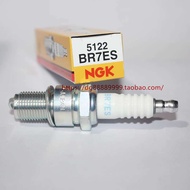 หัวเทียน NGK BR7ES B7ES เหมาะสำหรับ250แม่น้ำเหลือง AX100สองจังหวะ KTM300XC หัวเทียนมอเตอร์ไซต์300EXC