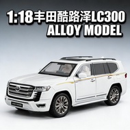 Ready Stock Hot Sale 1: 18 Toyota Lander Cool Luze LC300 Car Model Domineering Prado Alloy Off-Road 