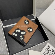 👏Loewe x My Neighbor Totoro 煤炭屎鬼短款銀包 神隱少女聯名系列 全實拍📸📸100% new🎁 錢包 散紙包 卡包 卡套 卡夾 羅意威 Coin Purse，Card Hol