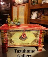 TAZU八月新貨推介:印度進口純手工實木做舊,銅雕裝飾,摩洛哥風格手繪復古收納箱,可做茶几,換鞋凳,床尾凳,實用又有型,只有一件.
80L X 40D X 45H  cm