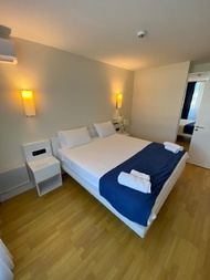 อพาร์ตเมนต์ 1 ห้องนอน 1 ห้องน้ำส่วนตัว ขนาด 45 ตร.ม. – กลางเมืองบาตูมี (Apartaments premium  Klass 5