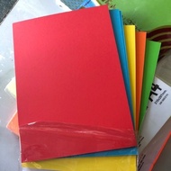 Tập 100 tờ giấy màu A4. Loại giấy màu mỏng như giấy photo. Tập 100 tờ gồm 5 màu Giấy màu tươi và đậm
