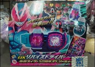 三上屋 ✨清貨優惠✨ 行版 幪面超人 利維斯 KARMEN RIDER REVICE DX REVICE DRIVER 變身腰 豪華套裝 (腰帶X1 印章X2 小冊子X1)