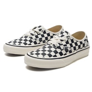 VANS Authentic VR3 รองเท้าสเก็ตบอร์ดแบบสวมหัวสั้นสำหรับผู้ชายและผู้หญิง รองเท้าลำลองลายตารางสีดำขาว 