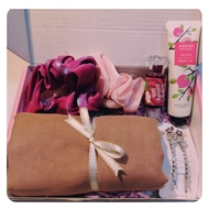 Surprise Giftbox for Girlfriend/ Bestfriend/ Wife/ Mothers/ Birthday/ Wedding Gift/ Baby Gift