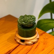 【正佳珠寶】和田碧玉 三足金蟾 手工雕刻 和田碧玉雕刻擺件