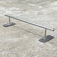 Club 9 Fingerboard rail.