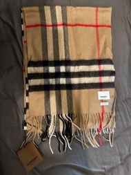 Burberry 格紋羊絨圍巾