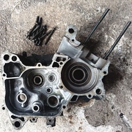 USED ORIGINAL LEFT SIDE CRANKCASE CRANK CASE KULIT ENJIN TENGAH SUZUKI RG110 RG SPORTS RGV 120 RGX 1