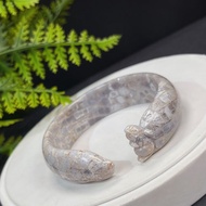 高等級 冰藍灰色開口珊瑚玉手鐲 61MM 晶洞玻璃花鳳尾紋 雕刻松鼠