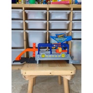 Preloved Original HotWheels Track City Mega Car Wash - Diorama HotWheels