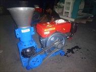 Gilingan Pelet pakan ternak +mesin diesel 8pk