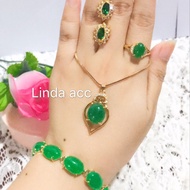 Jade set can be retailed with standard and large sizes 88