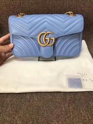 「預購」Gucci GG Marmont 經典馬夢26cm雙G天藍色斜背包 古銅金 單肩/側背