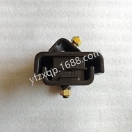 Applicable to Mitsubishi Fuso6D22Engine Front Mount Rubber 6D40Rubber mat ME052272 FUSO Auto Parts