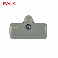 【iWALK】Pro 五代 Type-C 快充數顯版 直插式口袋電源 行動電源 4800mAh(安卓/iPhone15適用)-叢林綠