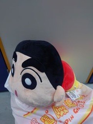 全新 蠟筆小新 趴趴抱枕 毛公仔景品 長約35cm