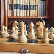 小模型 Oredez 蘇聯國際象棋套裝 1969 年 — 56 歲木製國際象棋復古