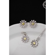 DAISY SILVER NECKLACE WOMEN'S SILVER NECKLACE/ GD/ G DRAGON STYLE/ PENDANT/ G-DRAGON SILVER DAISY AT