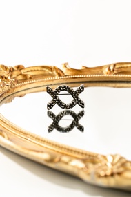 Klamby - Alice Brooch Black