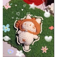 Cat wearing fish cake hat keychain |Crochet crochet crochet crochet|