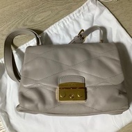 Authentic Furla leather handbag shoulder and crossbody light beige 全新正品-女真皮手袋, 包包淺杏色