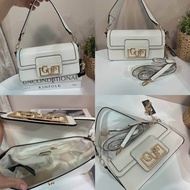 Guess ทรงพอช มีสองสาย ขนาด 9 นิ้ว Outlet 💯%