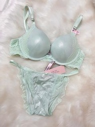 [Victoria’s Secret®️] Shimmer Push-up Bra Panty Set 32B + XS