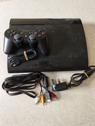 Sony PS3 主機連手掣及 8 隻遊戲碟