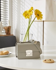 Labella - Luna Grey สีเทาอ่อน กระเป๋าสะพายสายโซ่ (**รอพรี 20-25 วัน**)