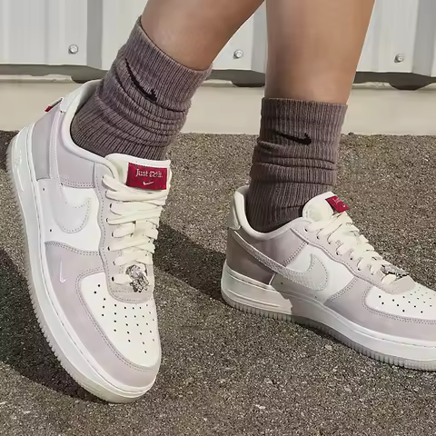 Nike Authentic Air Force 1 '07 LX Women's Air Force 1 Casual Shoes FZ5066-111