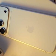 接近全新iPhone 17 pro Max 256 GB 銀色