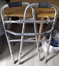 醫用助行器, 摺合式助行架, 鋁合金助行器, 老人扶手架 [助行器, 走路助步器, 拐杖, 殘疾人士扶手器 Lightweight Walkers, Elderly Mobility Aids, Co