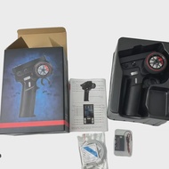 รีโมทคอนโทรลรุ่นใหม่ทั้งหมดจาก HotRC คือ CT-10B รีโมทคอนโทรลแบบสิบช่องสัญญาณ 2.4G พร้อมฟังก์ชันการส่